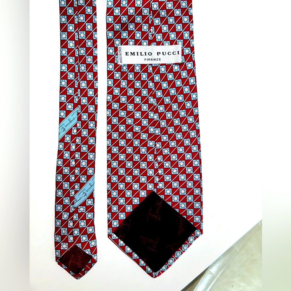 Emilio Pucci 100% silk tie